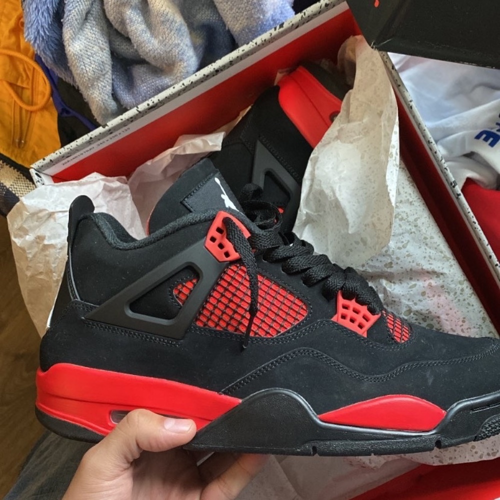 Thunder red 4s